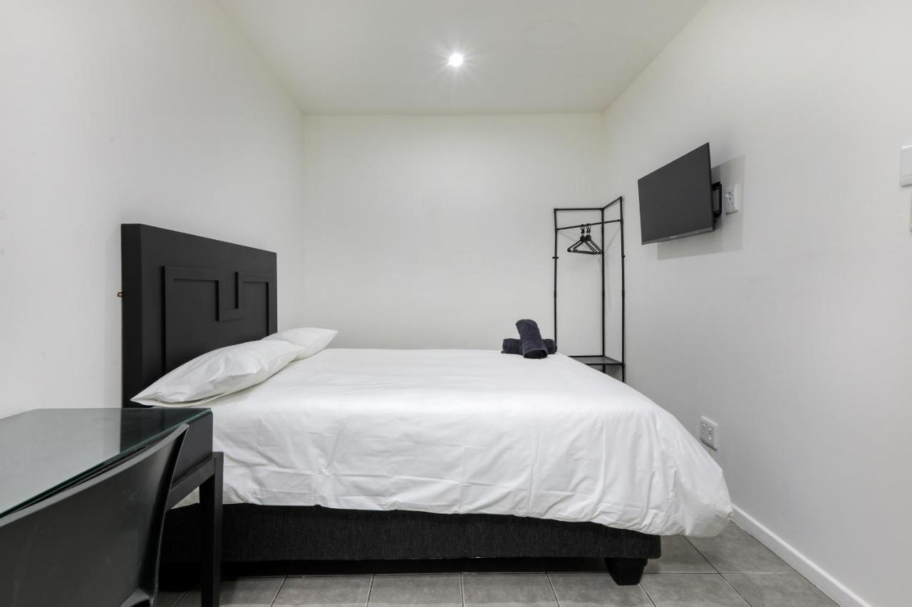 Inn & Out Express Sea Point Kaapstad Buitenkant foto